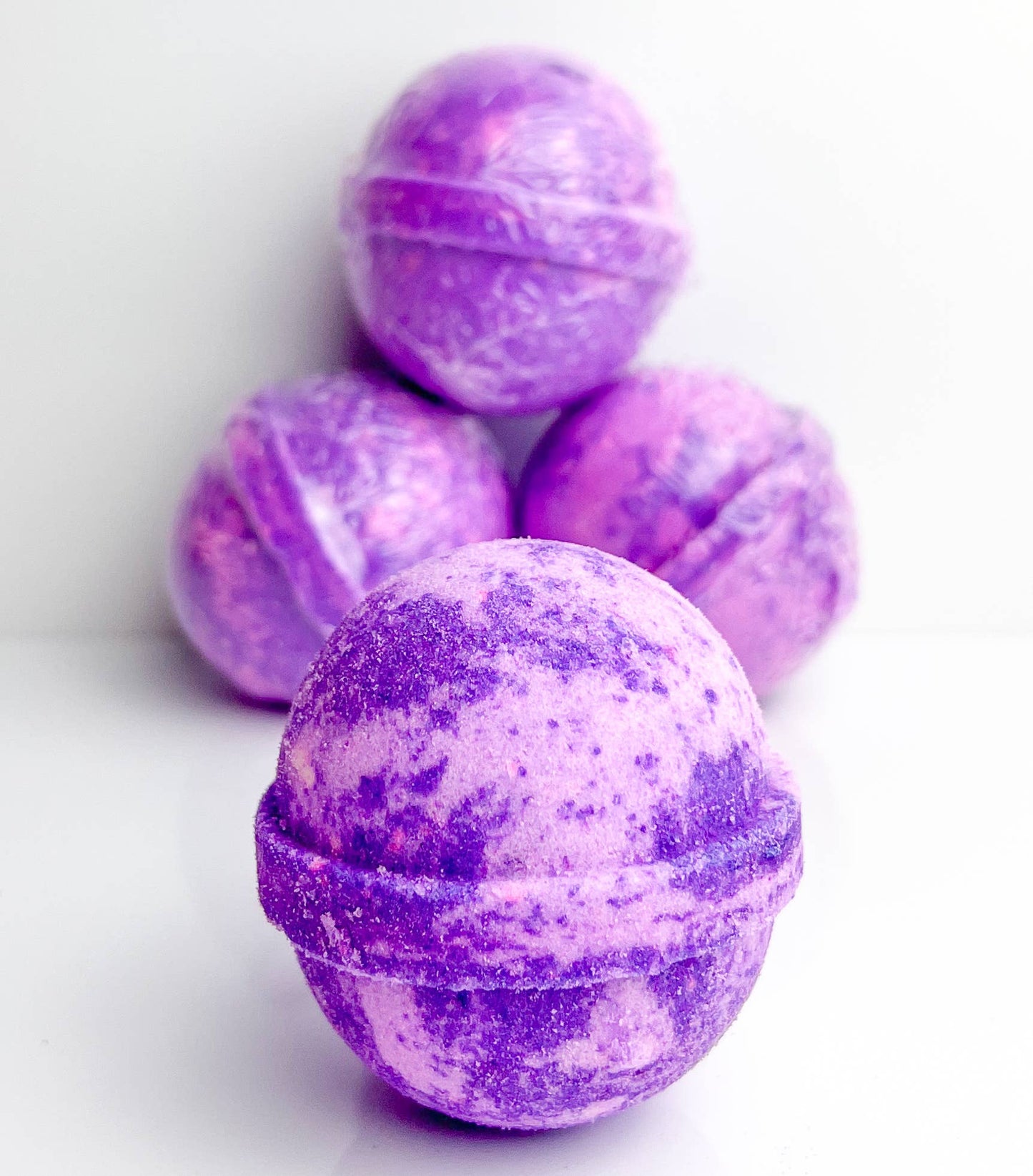 Large Bath Bomb -12 Scents -With Skin-Loving Moisturizers